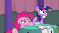 Pinkie slumping in disappointment S9E16