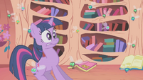 Twilight surprised by the library's state S1E10