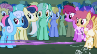 Twilight zooms past Lyra S1E6