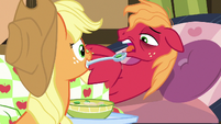 Applejack feeding noodle soup to Big Mac S9E22