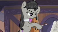 Octavia goes back to practicing S5E9