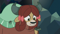 Yona holding Spindle in her hoof S8E22
