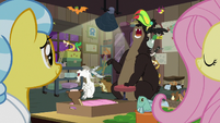 Clinic animals cheering for Fluttershy S7E5