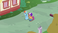 Rainbow and Scootaloo watching the Wonderbolts S6E7