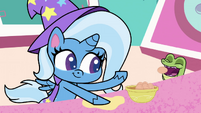 Trixie giving an egg to Gummy PLS1E12a