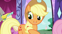 Applejack "chopped off her own tail" S7E19