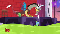 Discord looks at Smooze's top hat and bowtie S5E7