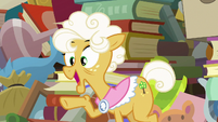 Goldie "that's how you make an entrance!" S7E13