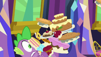 Piles of food falling on Spike S8E24