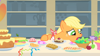 Applejack doesn't know what to eat first 1 S01E22