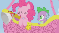 Pinkie Pie and Spike in a hot air balloon S1E13