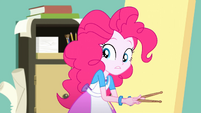 Pinkie Pie stops her drumming SS10