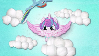 Rainbow Dash flies around Baby Flurry Heart BFHHS3