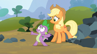 Spike saves Applejack 7 S3E09