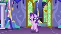 Starlight gallops into the throne room S6E6