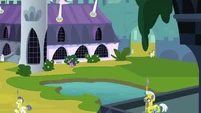Twilight walking around outside the castle S9E4