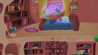 Twilight with pillow-covered head S1E01