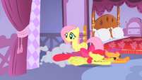 Apple Bloom and Scootaloo dashing in S01E17