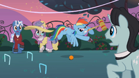 Um, Dashie, this isn't golf...