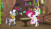 Rarity jumping with fright S7E19.png (885 KB)