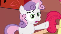 Sweetie pointing S4E15