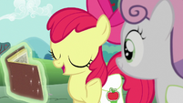 Apple Bloom explains the Derby's history S6E14