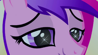 Eerie sparkle in Princess Cadance's eyes S2E26