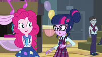 Pinkie Pie says hello to Twilight EG3