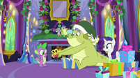 Sludge giving a present to Spike S8E24