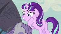 Starlight Glimmer whispering to Maud Pie S7E4