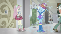 Trixie appears before Fluttershy in a puff of smoke SS16