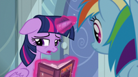 Twilight Sparkle apologizes to Rainbow S6E13