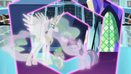 Twilight creates simulation of the Crystal Empire S7E1