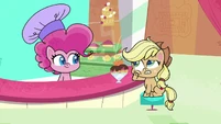 Applejack unsure of what to do PLS1E3a.png (566 KB)