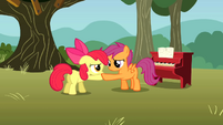 Scootaloo helping Apple Bloom get up S01E18