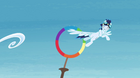 Soarin' hits hoop S04E10