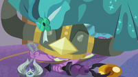 Spike buried under creature artifacts S8E15