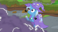 Trixie looks at building thundercloud S9E20