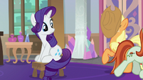 Photographer trots away from Rarity and AJ S8E13