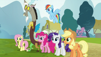 Ponies and Discord eager to help S5E22