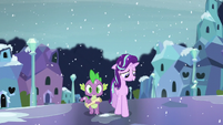 Spike and Starlight walking on the Crystal Empire street S6E2