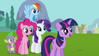 Twilight and her friends look at the Elements S03E10
