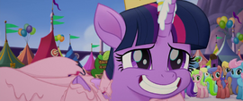 Twilight grinning nervously at Songbird MLPTM