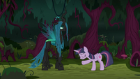 Fake Twilight bowing to Queen Chrysalis S8E13