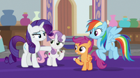 Rarity congratulating Sweetie Belle S8E12