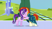 Starlight and Sunburst hugs S6E2