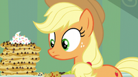 Applejack notices Apple Bloom vanished S5E4