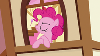 Pinkie Pie mad at Rainbow Dash S7E23