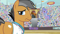 Quibble looking utterly humiliated S9E6