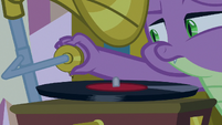 Spike turning off Twilight's record player S8E2